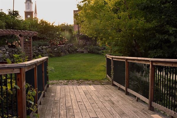 The Common Man Restaurant and Inn - Claremont