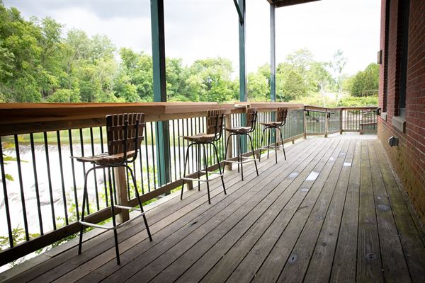 The Common Man Restaurant and Inn - Claremont