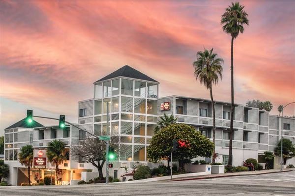 Best Western Plus - All Suites Inn