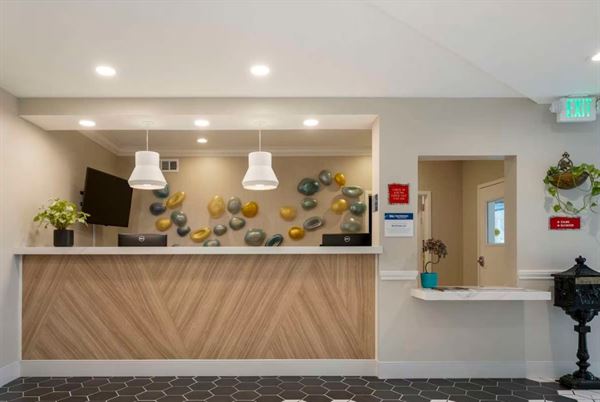 Best Western Plus - All Suites Inn