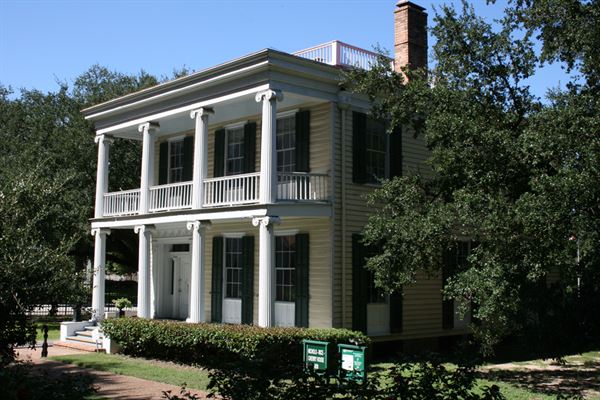 The Heritage Society at Sam Houston Park