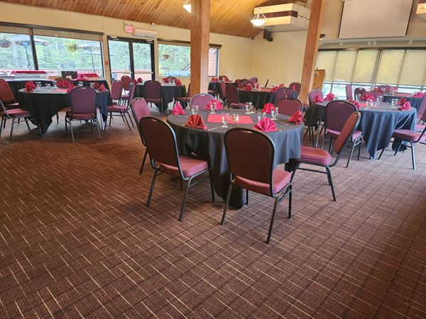 Redwood Meadows Golf Club