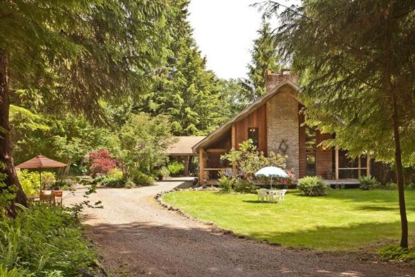 Manitou Lodge Bed & Breakfast