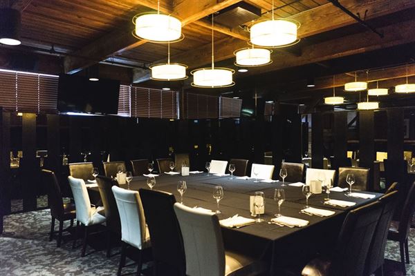 Von's Steakhouse And Oyster bar