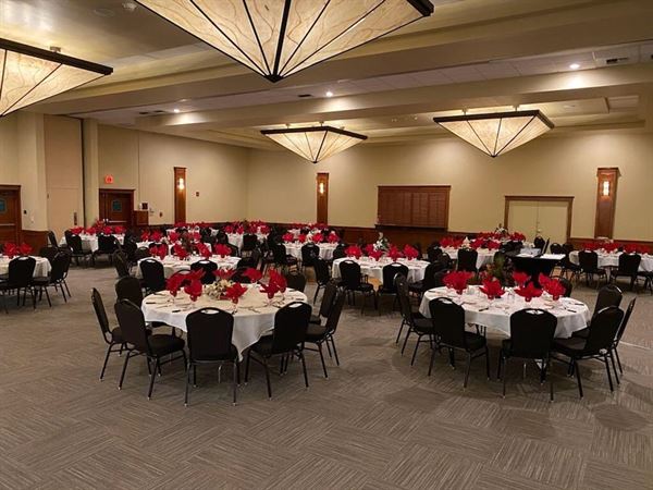 Wyndham Visalia Hotel