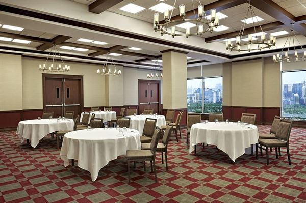 Four Points by Sheraton Calgary Airport