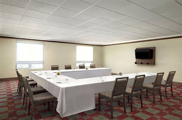 Four Points by Sheraton Calgary Airport