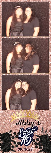 Capture This Photo Booth Rental