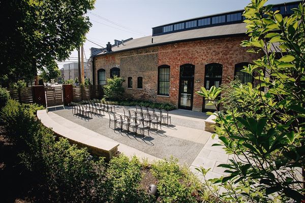 The Ellis in Italian Village