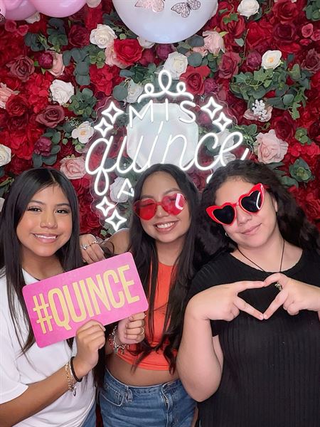 Flash Memories Photo Booth Co.