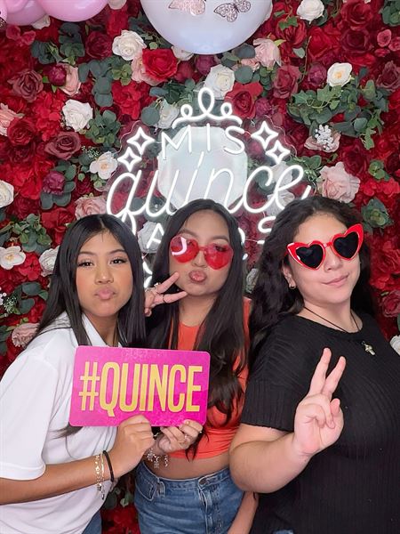 Flash Memories Photo Booth Co.