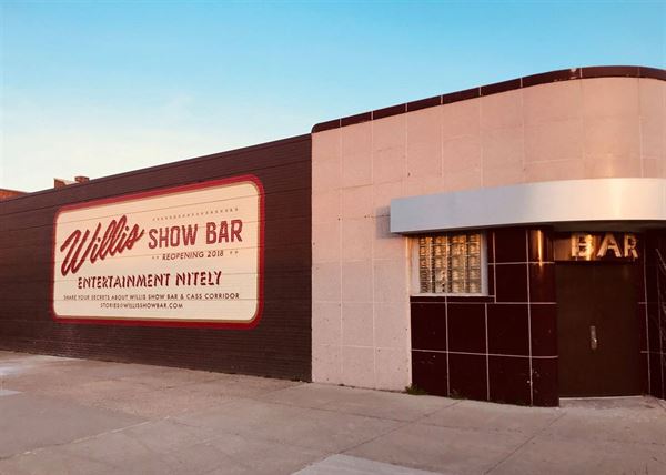 Willis Show Bar