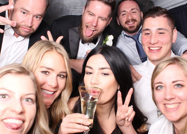 Bashbox Photo booth Rental