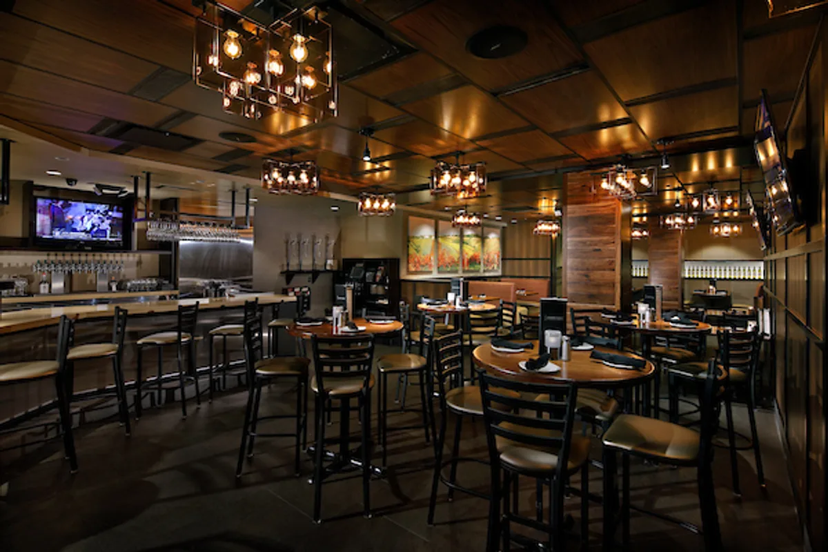 Cooper's Hawk Winery & Restaurants