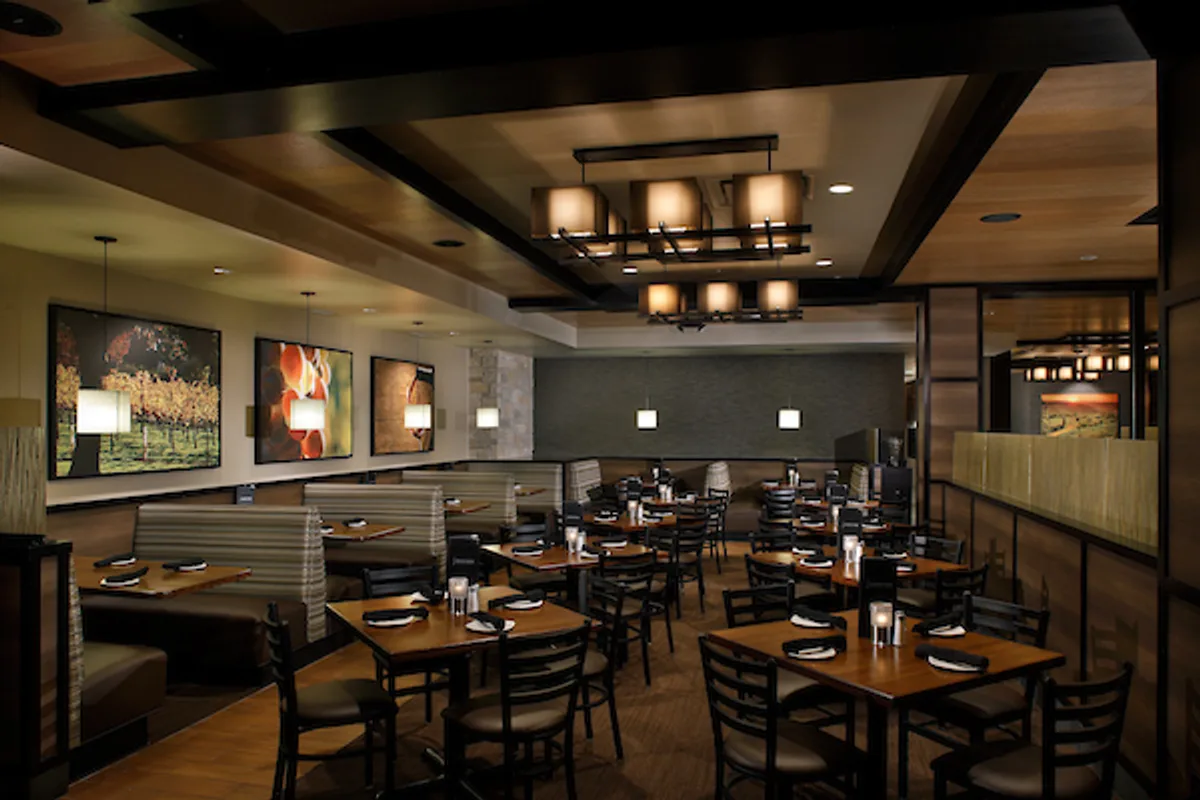 Cooper's Hawk Winery & Restaurants