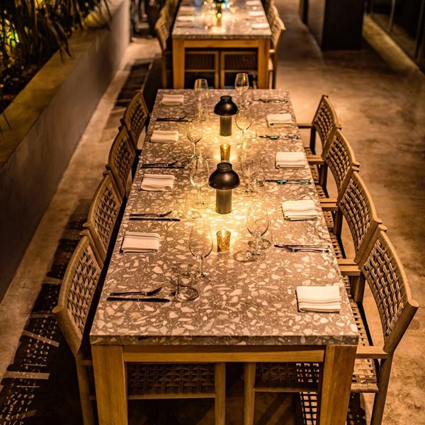 Orilla Bar & Restuarant