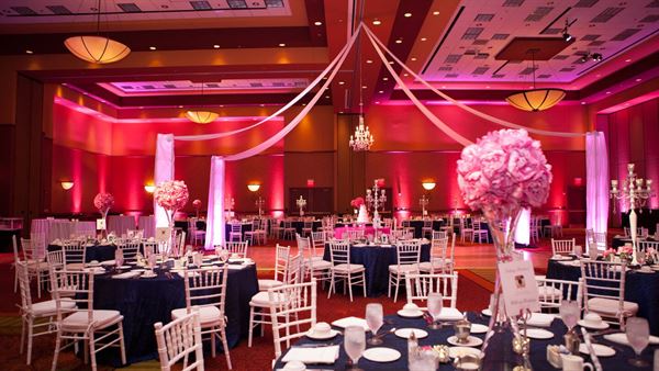 Embassy Suites East Peoria - Hotel & RiverFront Conf Center