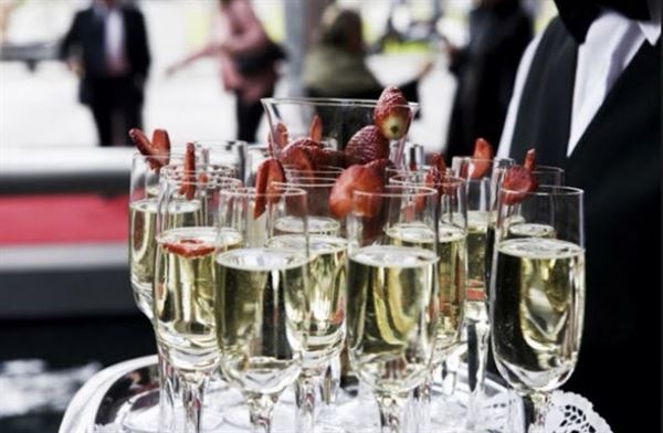 Lisa Maria's Party Servers