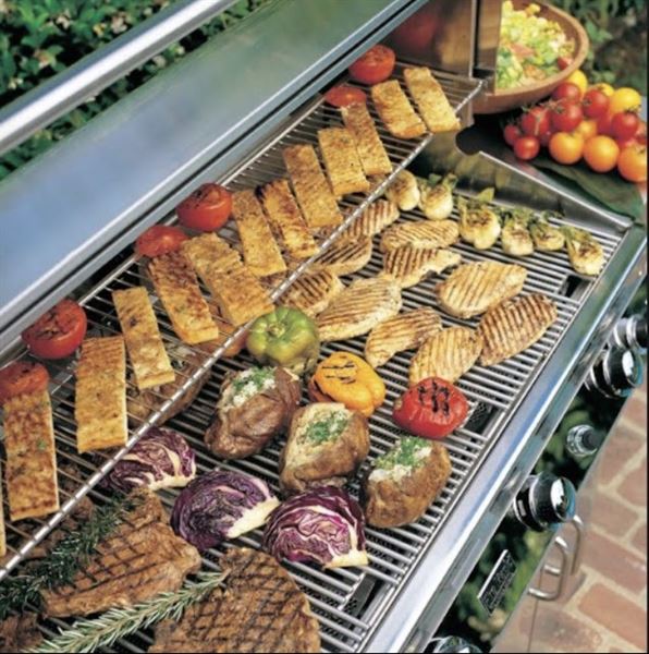 Lisa Maria's Party Servers