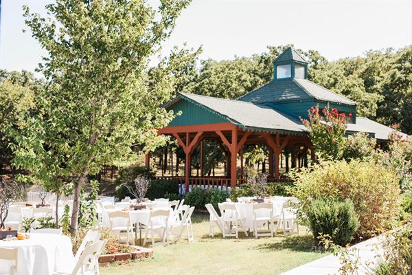 Whispering Pines Inn And Restaurant