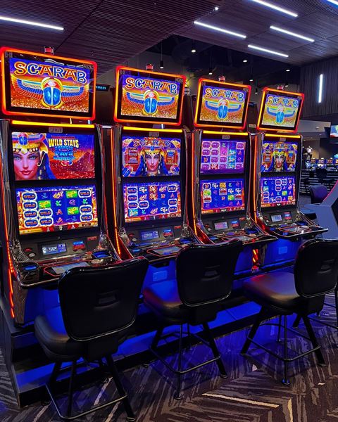 Royal River Casino & Hotel