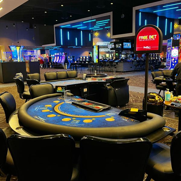 Royal River Casino & Hotel