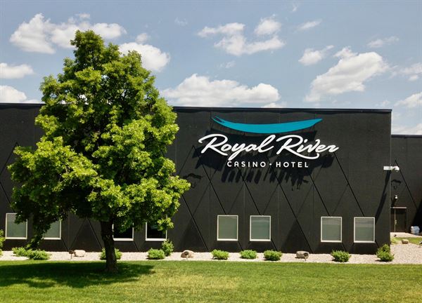 Royal River Casino & Hotel