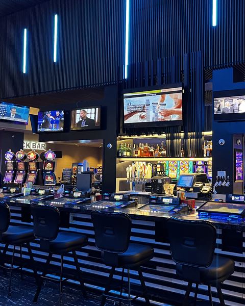 Royal River Casino & Hotel