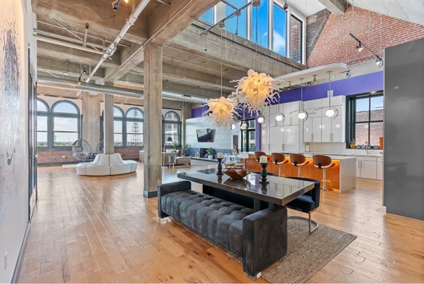 St Louis CITY Penthouse