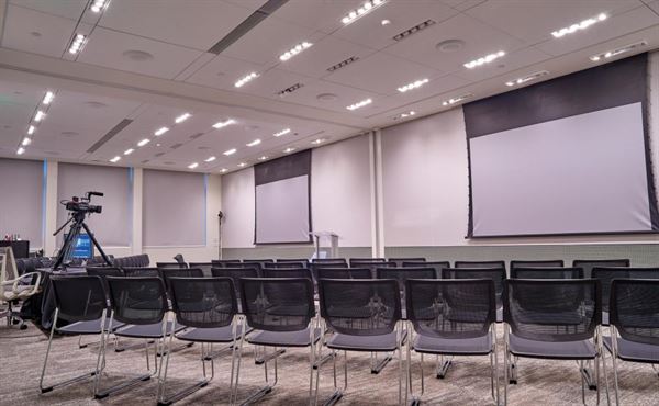 The Commonwealth Club of California