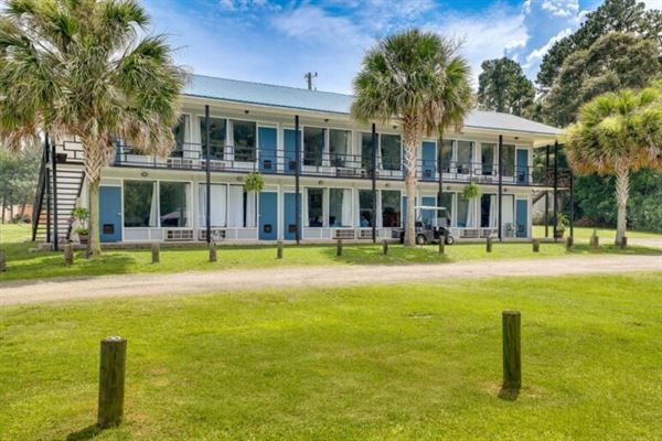 Bells Marina & Resort