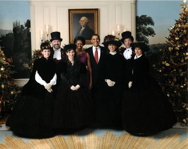 The Dickens' Victorian Carollers