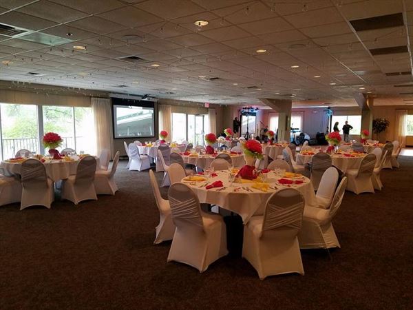 Harrison Lake Country Club