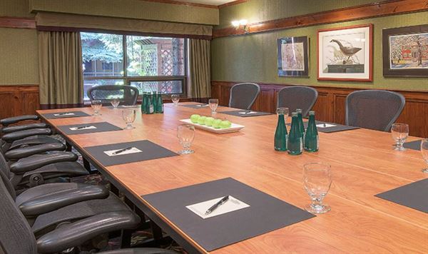 Algoma's Water Tower Inn & Suites