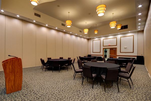 Courtyard New Braunfels River Village