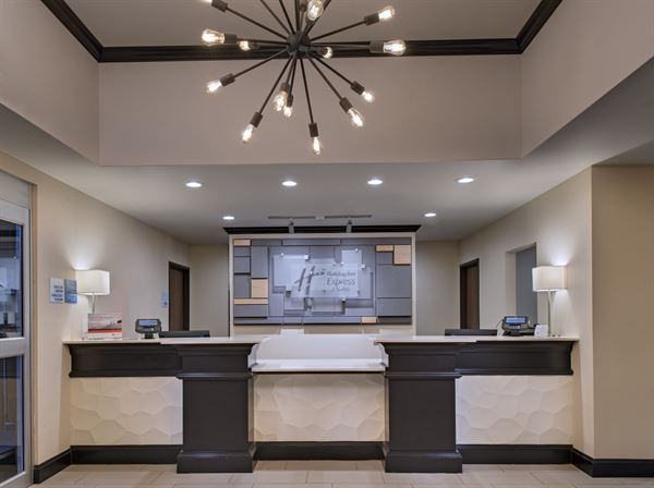 Holiday Inn Express and Suites Austin NW - Four Points