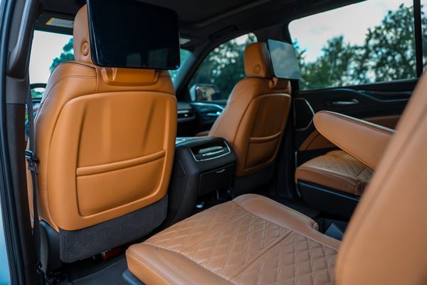 Exquisite Black Tie Limousine Services