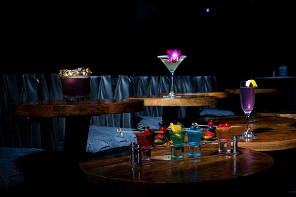 Rich & Pour Opulence Lounge