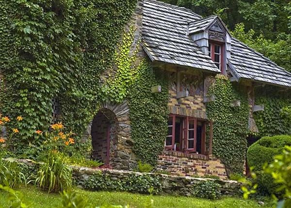 Local Historic Landmark: Douglas Ellington House