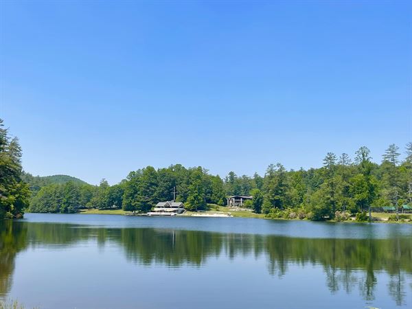 Kanuga Inn & Lodging