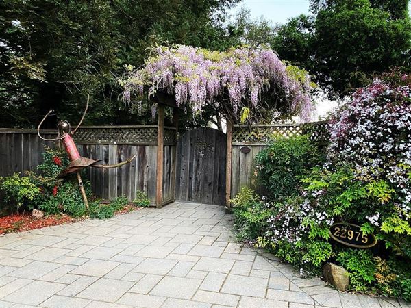 Living Well USA, LLC