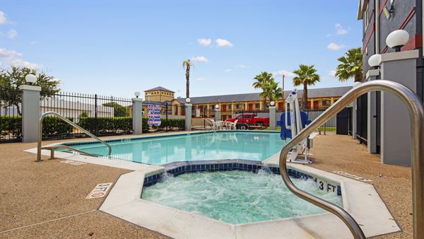Best Western Plus Northwest Inn & Suites