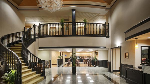 Best Western Plus Northwest Inn & Suites