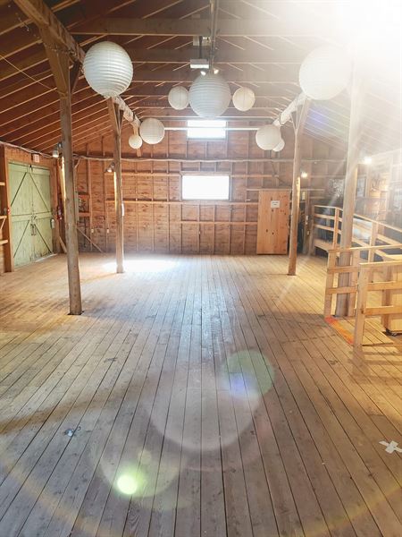 Hubbards Barn & Community Park