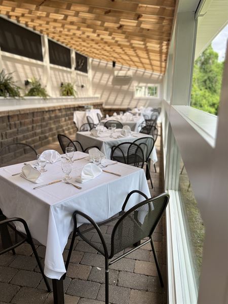 Brock's Riverside Grill