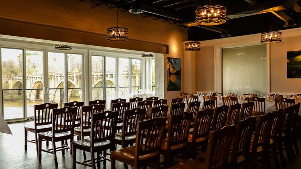 Brock's Riverside Grill