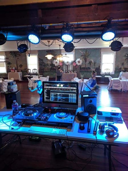 Clevershoney Entertainment