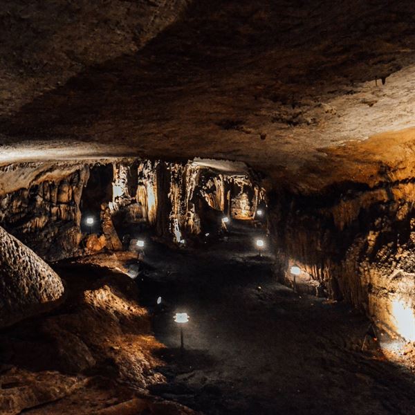 Melrose Caverns Lodge