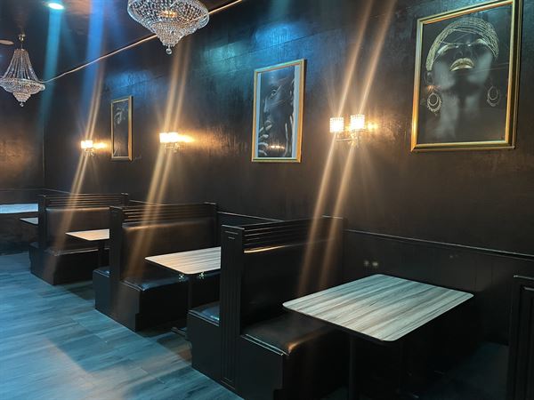 Food Geez Restaurant & Lounge