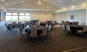 Grand Oak Marsh Room